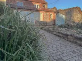 Rural Cottage under 3 miles to Mundesley and Norfolk Coast