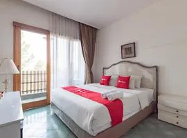 Casa de Apple Dago Bandung by RedDoorz