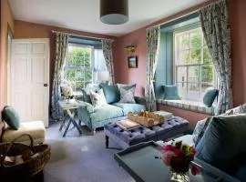 East Lodge, Bughtrig