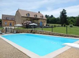 Holiday Home in Meyrals near Font-de-Gaume