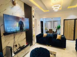 Modern & Spacious 3 Bedroom House Eleyele Ibadan with 24 hours Power & Wi-Fi，位于伊巴丹的酒店