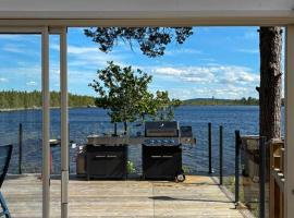 Forest Lake Retreat In Hälsingland，位于Edsbyn的酒店