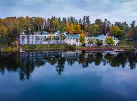 Ripplecove Hotel & Spa，位于Ayer's Cliff的酒店