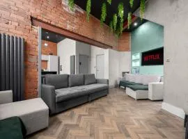 City Centre Apt with Hot Tub by City SuperHost