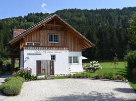 Chalet - Apartment - Mit Liebe dekoriert，位于Öblarn的酒店