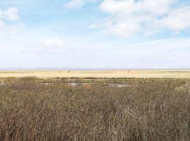 18 person holiday home in Ringkøbing，位于灵克宾的酒店