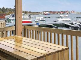 6 person holiday home in Kverva，位于Dyrvik的酒店