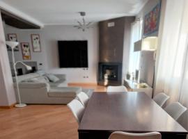 Marone Apartment with Pool，位于马罗内的酒店