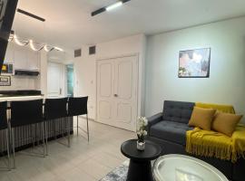 Alojamiento cerca de Avenida Bolívar Norte con Respaldo de Luz, agua constante y Piscina，位于巴伦西亚的酒店