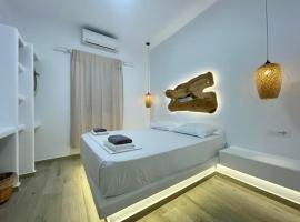 Alexandra Suites & Rooms - MYKONOS PORT，位于米克诺斯城的酒店