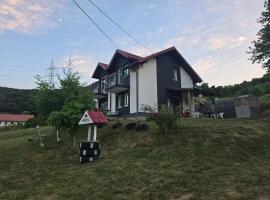 Holiday & Living House Near Sarajevo，位于Vogošća的酒店