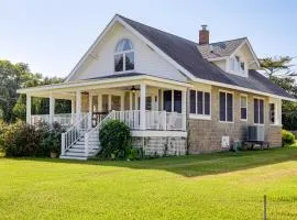 Less Than 1 Mi to Boat Ramp Coastal Virginia Hideaway