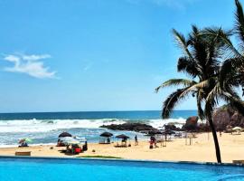 Residencial De Lujo Playas Brujas Alberca y Playa，位于马萨特兰的酒店