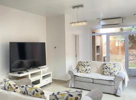 Casa Centenario Neuquén，位于岑特纳里奥的酒店