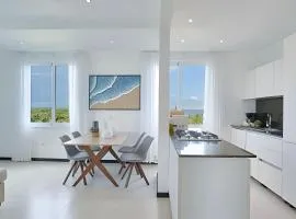 Beachside 1Bdrm Apt. Hidden Oasis with Pool & BBQ