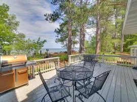 Lakefront Lookout! Private Sand Beach on Superior