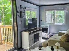 Cozy Foldable Container Pipestem Getaway For 2