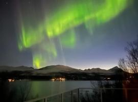 H&aring;k&oslash;yveien 151, Troms&oslash;，位于特罗姆瑟的带热水浴缸的酒店