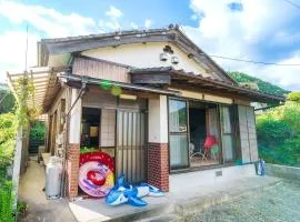 四国旅に最適 川まで徒歩10秒の昭和レトロな一軒家