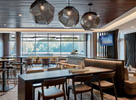 SpringHill Suites by Marriott Locust Grove，位于洛克斯特格罗夫的酒店