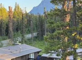 森瓦普塔瀑布落基山旅舍