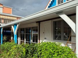 villa 4 chambres climatisées avec piscine，位于拉特里尼泰的酒店