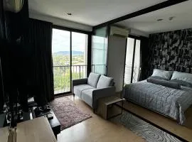 Top Floor Condo MountainView & 5 min to beach