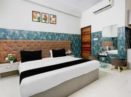 Hotel O Noida Electronic City Metro Station