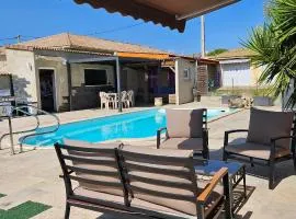 Bed and kitchen with pool