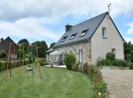 Home for 7 Guests in Plouvara