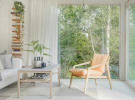 Modern Summer House Near The Sea In Ardre，位于Ljugarn的酒店