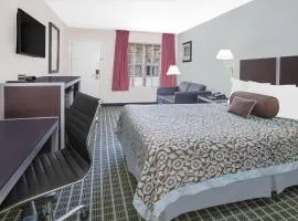 Days Inn by Wyndham Market Center Dallas Love Field