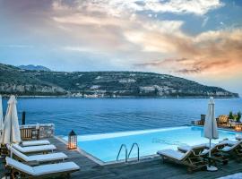 Εn Plo Luxury Suites，位于卡拉沃斯塔西翁的酒店