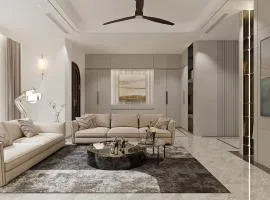 CRYSTAL Grand Villa - City Heart French Charm - Private Rooftop Pool - VIP Service