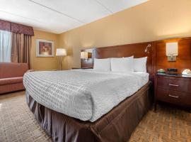 Clarion Hotel Conference Center on Lake Erie，位于敦刻尔克的酒店