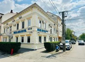 蒂萨阿尔法酒店
