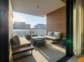 Luxurious Central Raanana Flat with Terrace