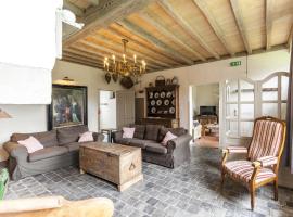 Beernem Farmhouse with Pool，位于贝尔内姆的酒店