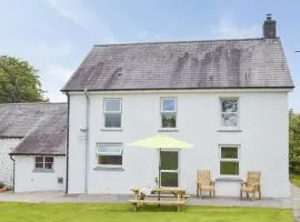 Typicca Farmhouse