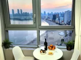 Busan#Gwangalli#High floor ocean view#1min from the beach
