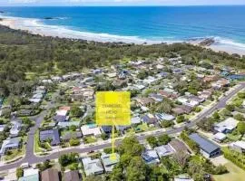 Sandy Beach Bungalow - Female Fruit Pickers Boutique Hostel Accomodation