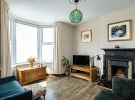 VARLEY VIEW Fishermans cottage with stunning views
