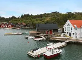 6 person holiday home in Urangsvåg