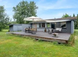 Cozy Holiday Home 350 Meters From The Water In Amtoft