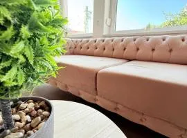 Cozy living in Lingen with Chesterfield flair