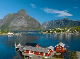 Casp-Ara Rorbu in Reine, Lofoten - amazing view- Sauna included