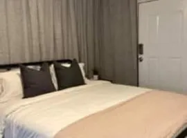 Private 1BR Suite Walk to Downtown Lafayette