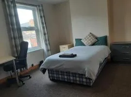 Double bedroom near city centre 59 holgate
