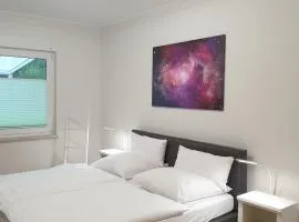 Ferienhaus mit Sommerpool, Terrasse und Glashaus