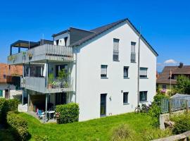 Familienfreundliche Ferienwohnung mit Garten in Moos Weiler am Bodensee，位于莫斯的酒店